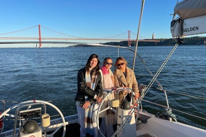 Sunset Boat Tour in Lisbon with wine