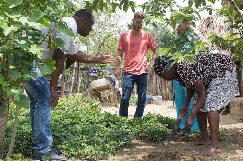 Explore into the daily lives of the Palenquero people