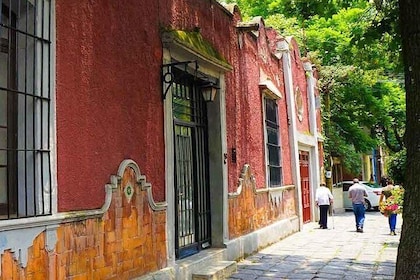 Private Tour to visit Coyoacan and Frida Kahlo Museum