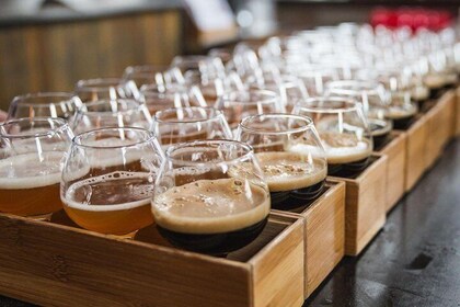 Original Cleveland Guided Brewery Tour with Lunch or Dinner