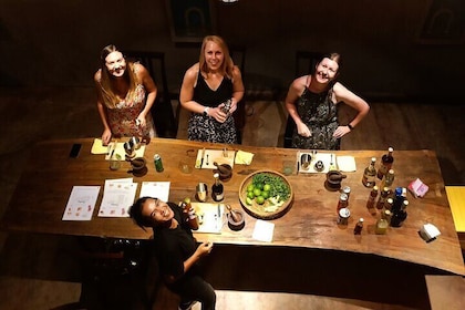 Clase de cóctel del taller Sombai Siem Reap