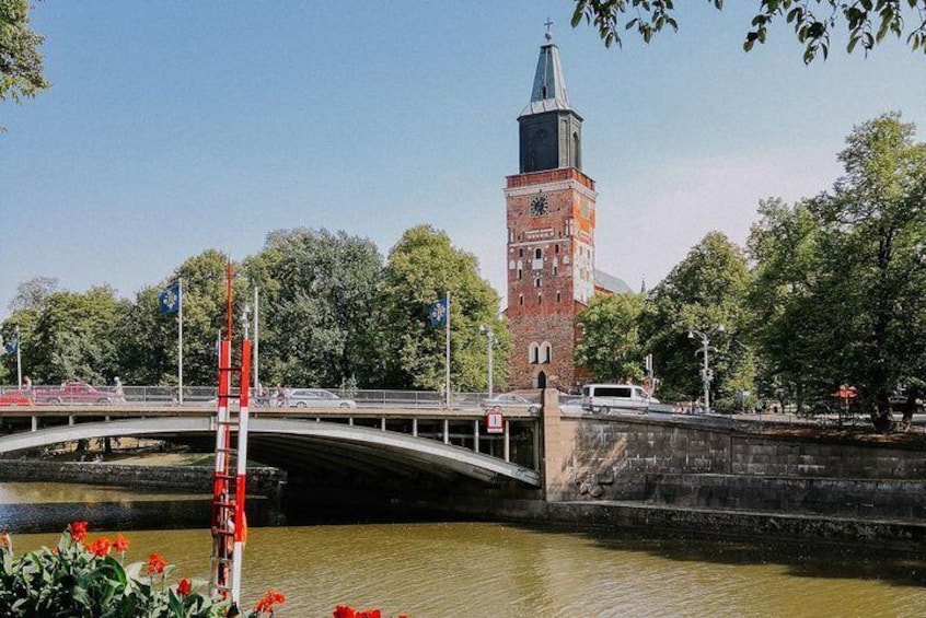 Full-Day Guided Turku and Castle Tour from Helsinki