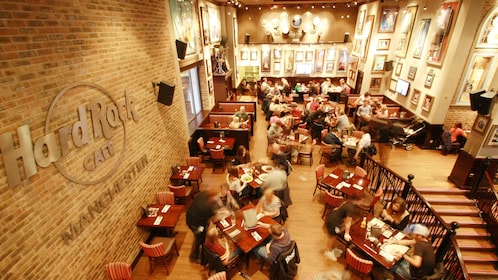 Speisen im Hard Rock Cafe Manchester mit bevorzugten Sitzplätzen