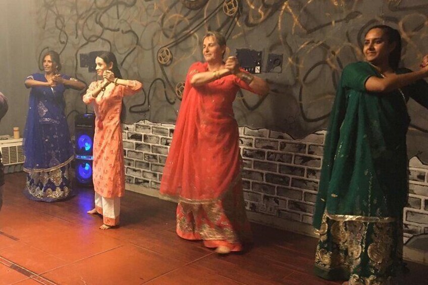 Namaste Bollywood | Dance Like a Bollywood Star