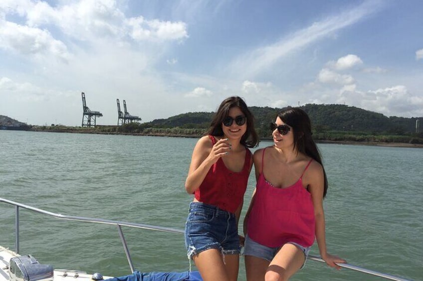 Half-Day Private Cruising and Fishing Tour at Panama Bay