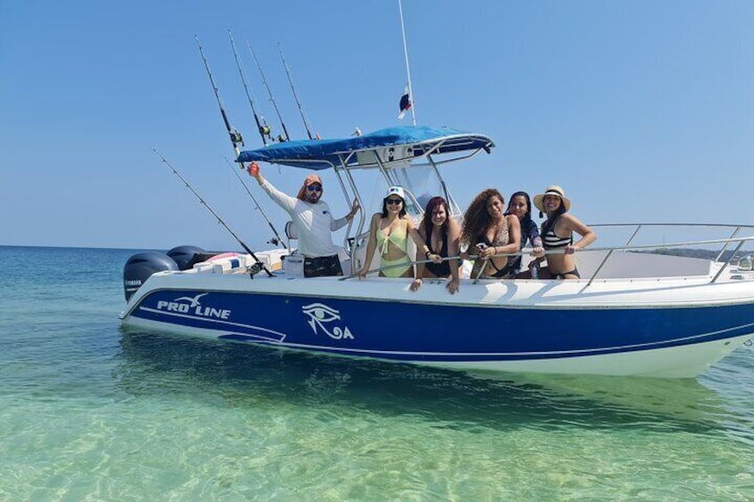 Full Day Fishing and Island Hopping at the Pearl Islands from Panama City