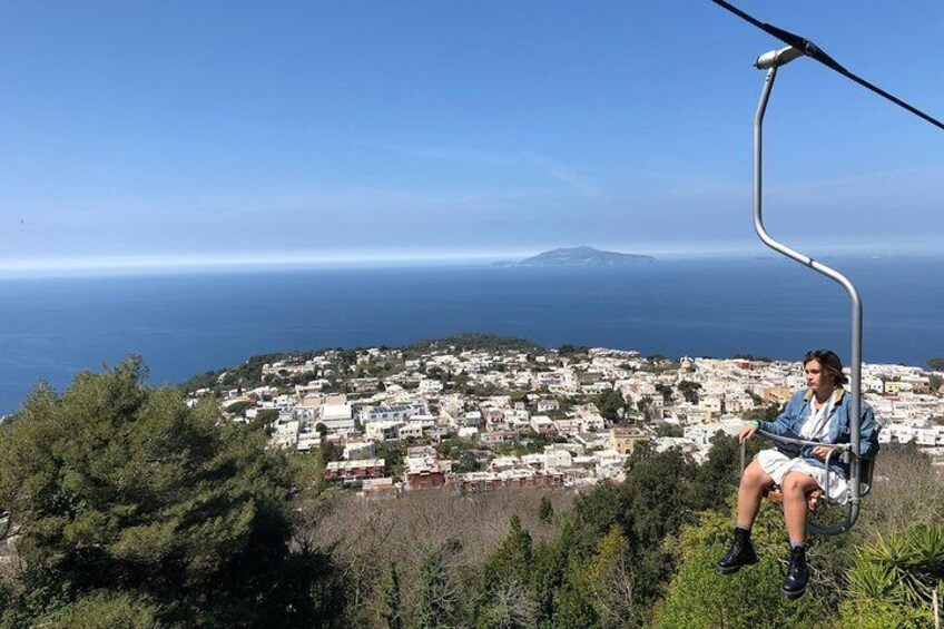 Capri guided tour: going up by chairlift to Mount Solaro