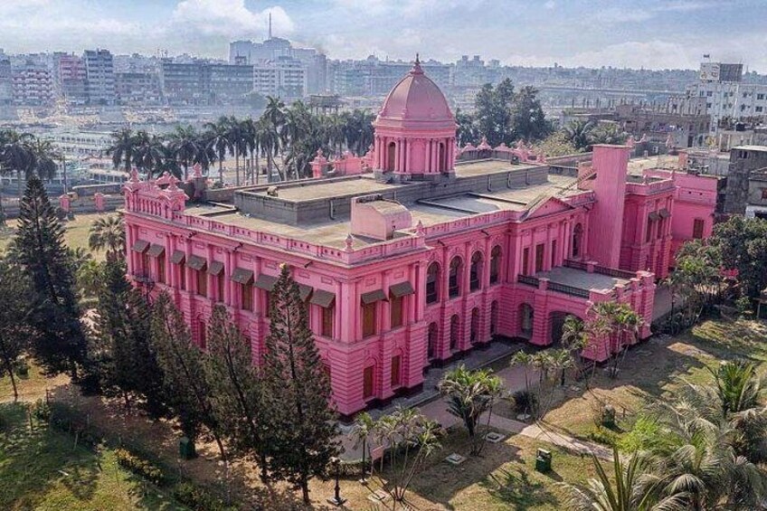 Dhaka: Beautiful Pink Palace from Colonial Era