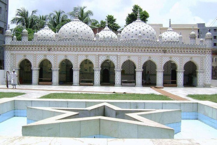 Beautiful Star Mosque from Mughal Dynasty