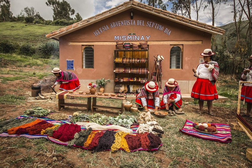 Cusco: Full Day Misminay & Biking with Picnic Lunch