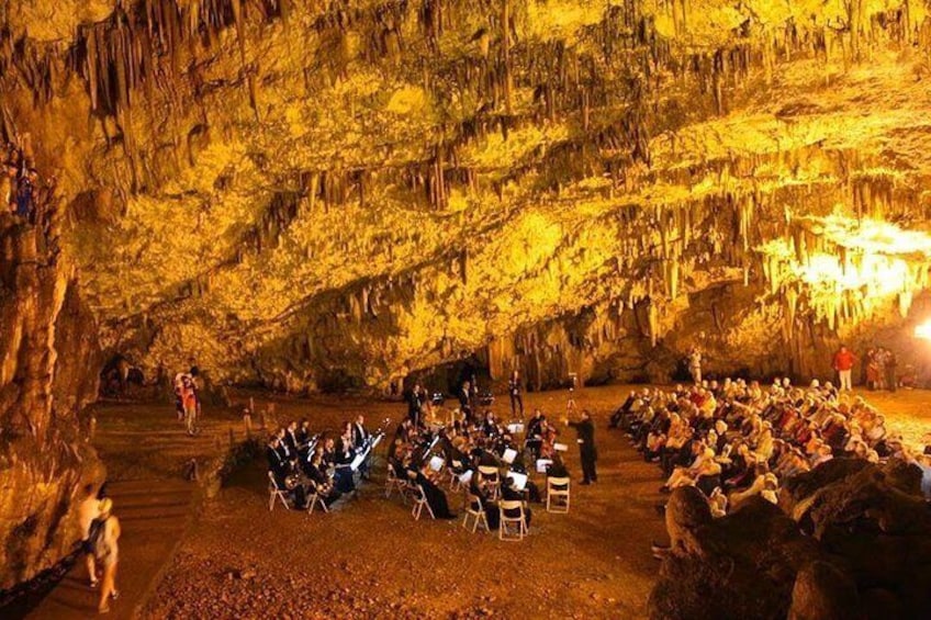 Drogarati Cave