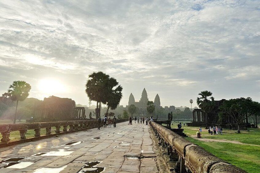 Ankgor wat in the morning 