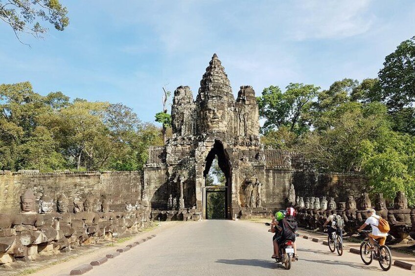 South gate of Ankgor Thom 