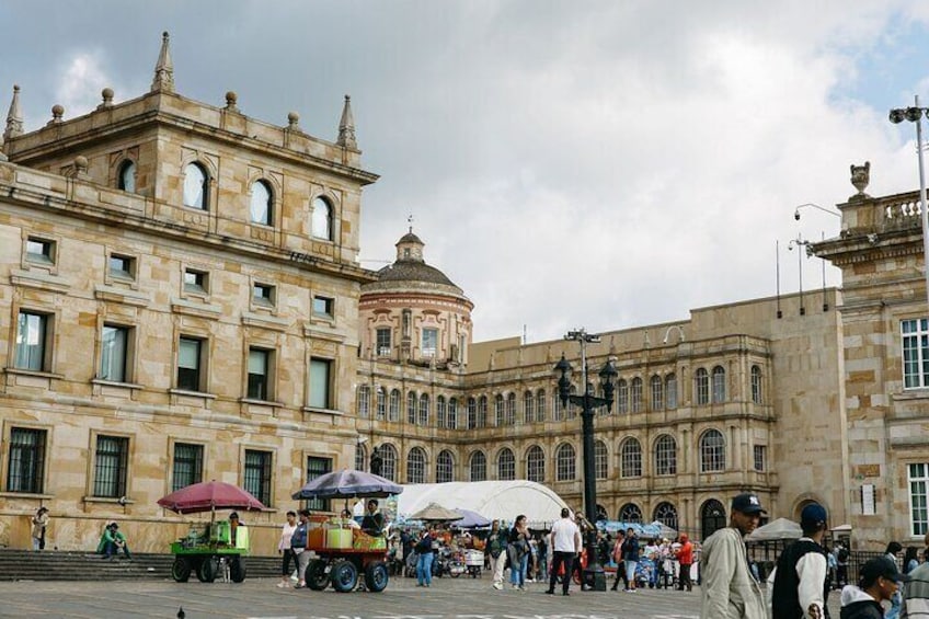 Bolivar Square