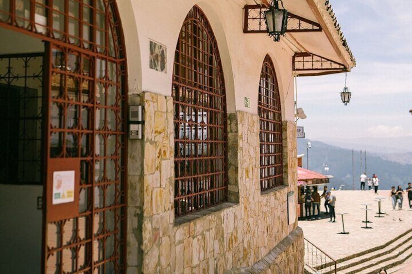 Monserrate guided tour