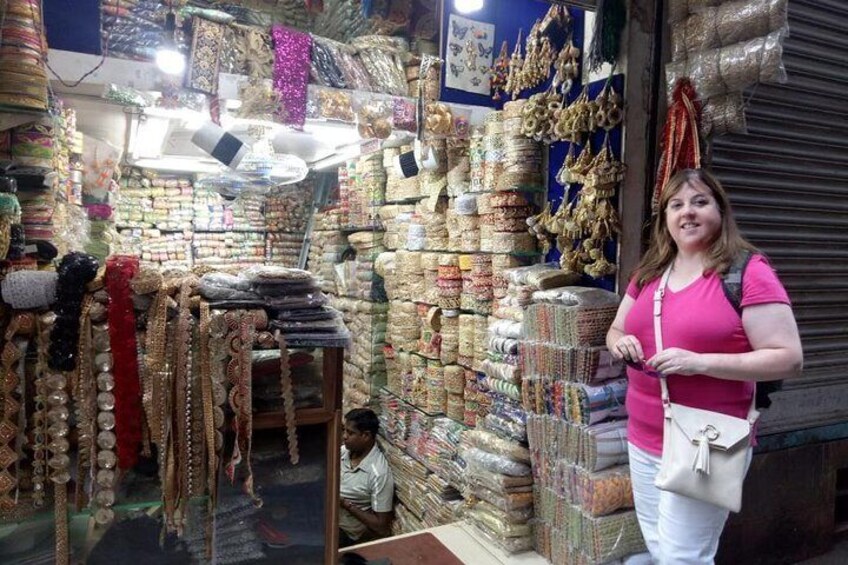 Customized Old & New Delhi Shopping Tour with Female Consultant