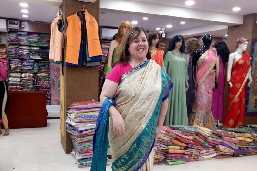 Customized Old & New Delhi Shopping Tour with Female Consultant