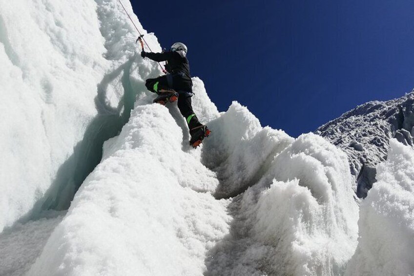 Huayna potosi 6088m. 2 day Climb