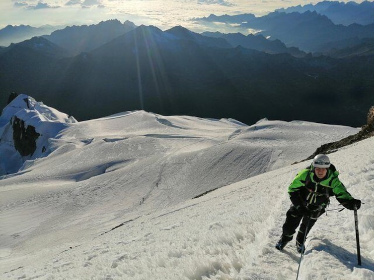 Huayna potosi 6088m. 2 day Climb