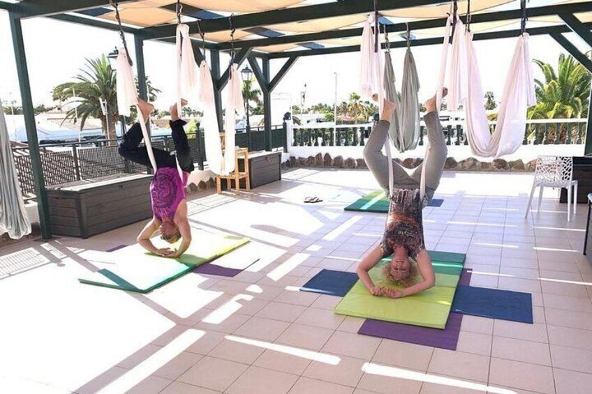 Aerial Yoga SCORPION