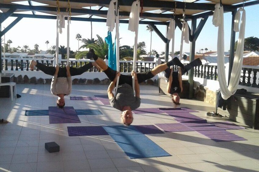 Aerial Yoga BACKSTRADDLE