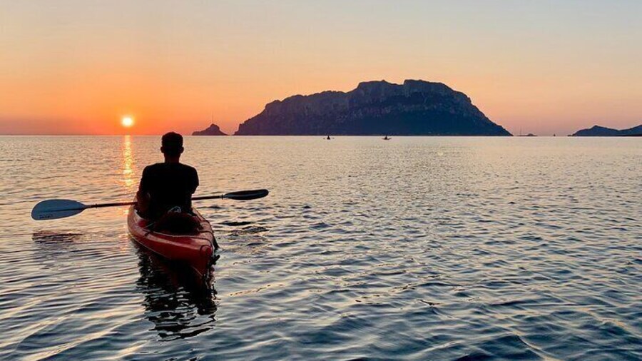 Sunrise Kayak Tour with Snorkeling and Coffee Experience
