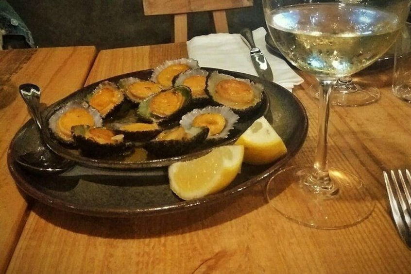 Limpets and Pico white wine