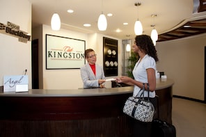Club Kingston VIP Airport Lounge & Fast-Track Service