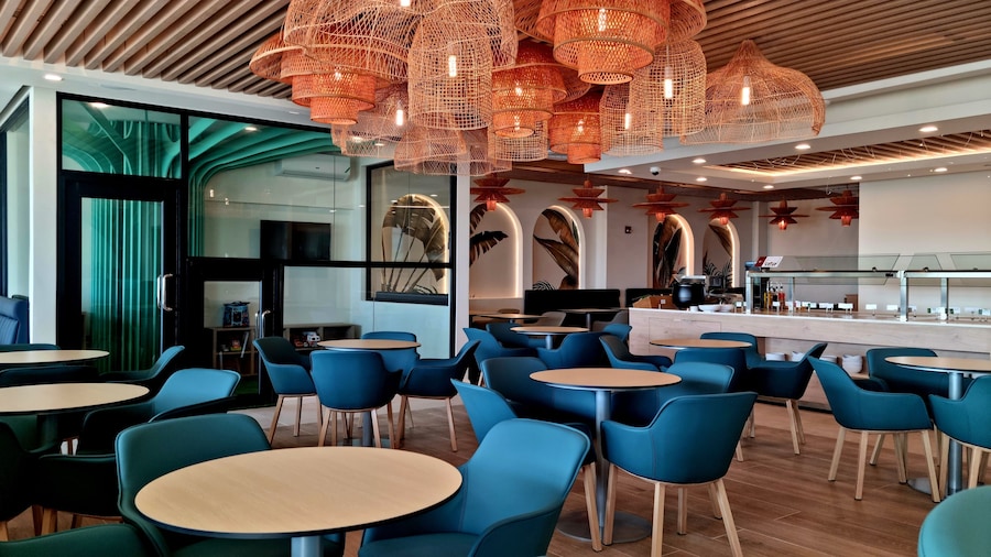 Club Mobay VIP Airport Lounge Service