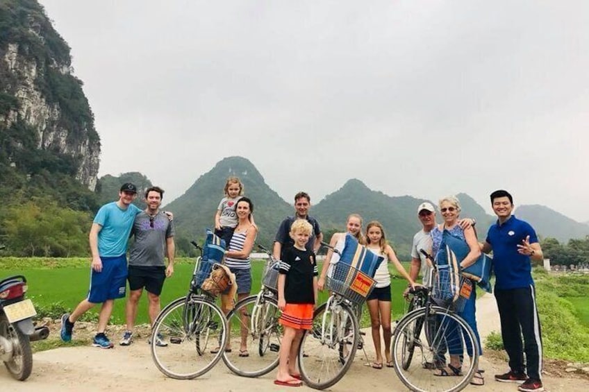 Ninh Binh Deluxe day Tour: Hoa Lu - Trang An - Mua Cave 