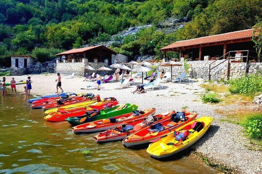 Beach restaurant Pelinovo, short break for coffee and drink.