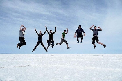 Estándar Salar de Uyuni 3 Días con chofer de habla hispana