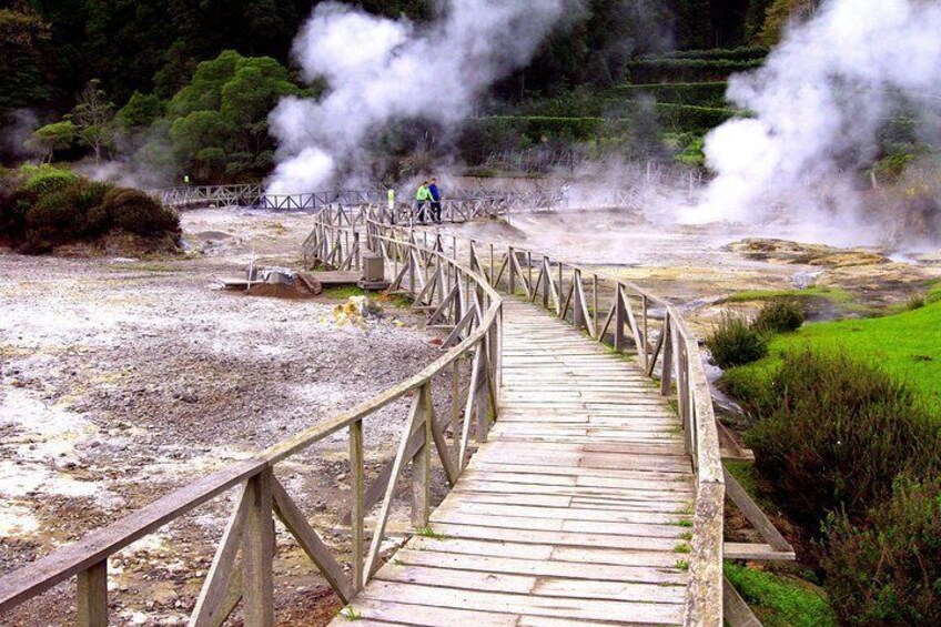Couples PRIVATE Hybrid 4X4 Tour - Furnas (Inc Hot Springs and 3 Course Lunch)
