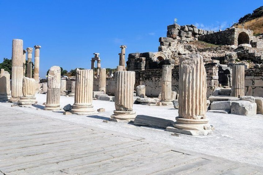 Private Tour from Izmir to Ephesus, Artemission, Virgin Mary House incl. Lunch