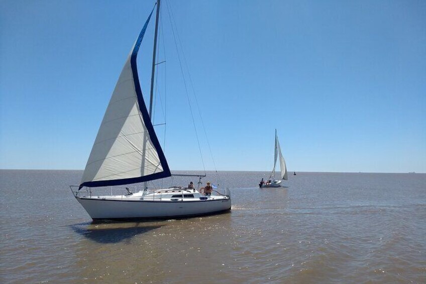 Sailing Rio de La Pata