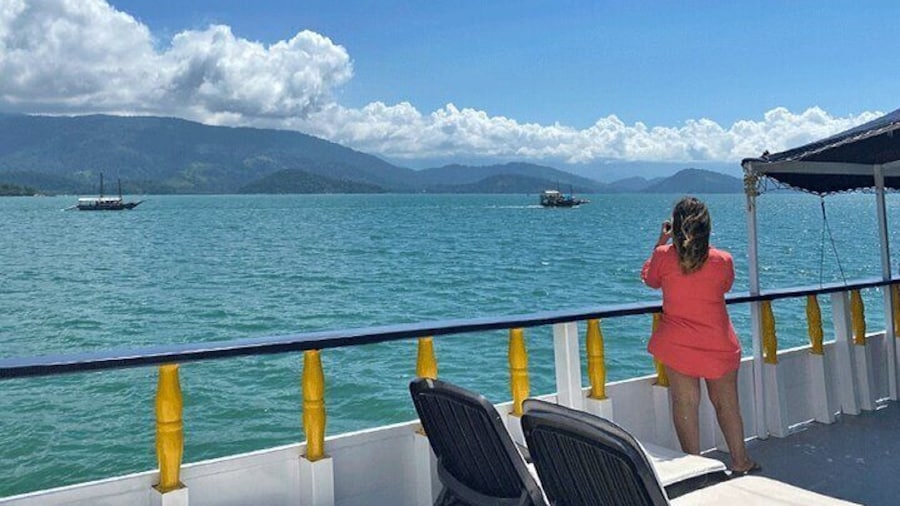 Boat tour experience with snorkel mask included - BY NETUNO TOURS