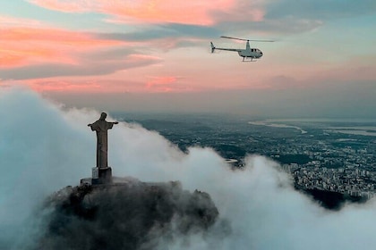 Private Helicopter Flight Tour: Rio de Janeiro Landmarks