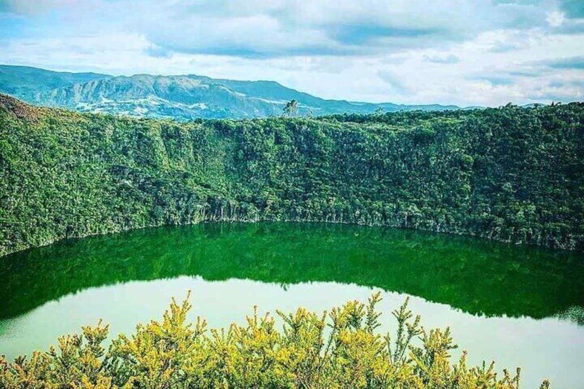 Guatavita Lagoon Private Excursion - El Dorado Legend