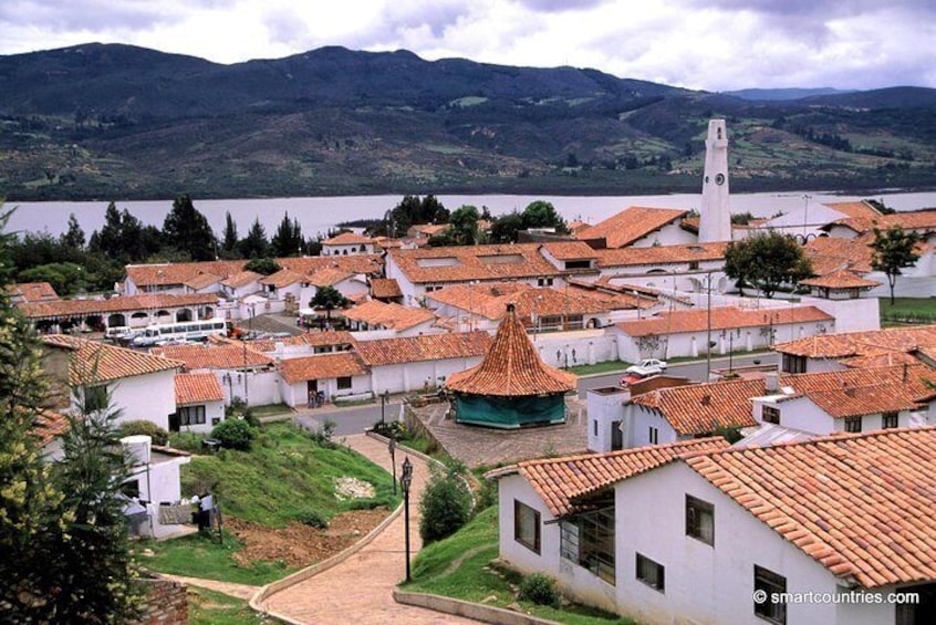 Panoramic Guatavita