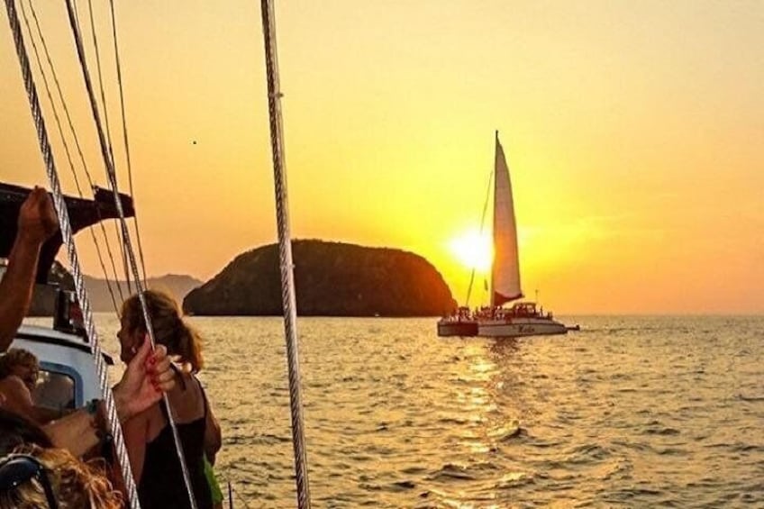 Guanacaste Snorkel and Sunset Cruise