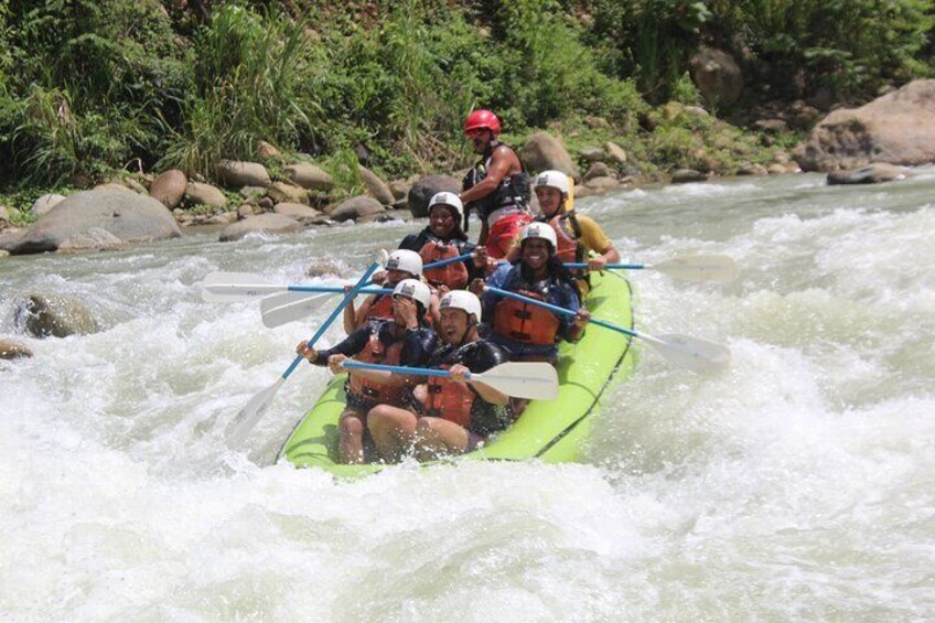 Whitewater Rafting Río Naranjo Class III+ 