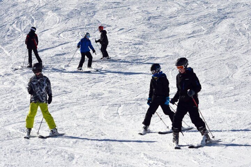 Ski and Snowboard group lessons in Borovets