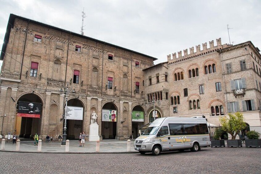 Minibus near the meeting point