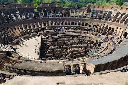 Tour exclusivo de la arena de gladiadores con el nivel superior del Coliseo...