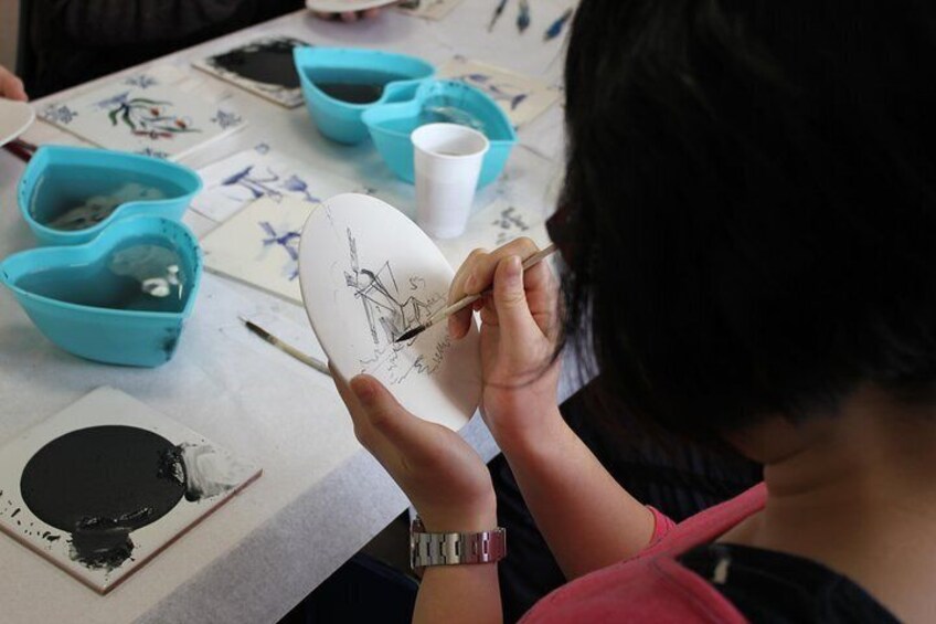 Workshop 'Paint your own Delft Blue Tile!'