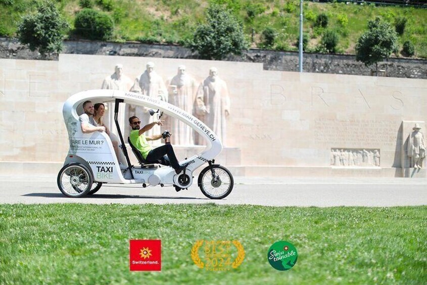The Highlights Tour in a TaxiBike: Geneva 