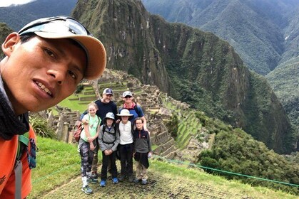 Sacred Valley and Machu Picchu 2-Day Tour