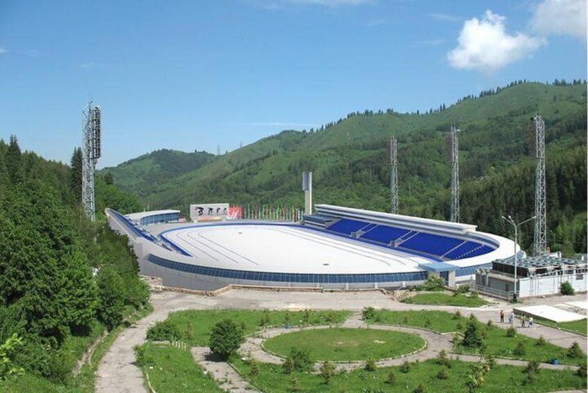 Group tour to ski resort Shymbulak, skating rink Medeo,mountain Koktobe