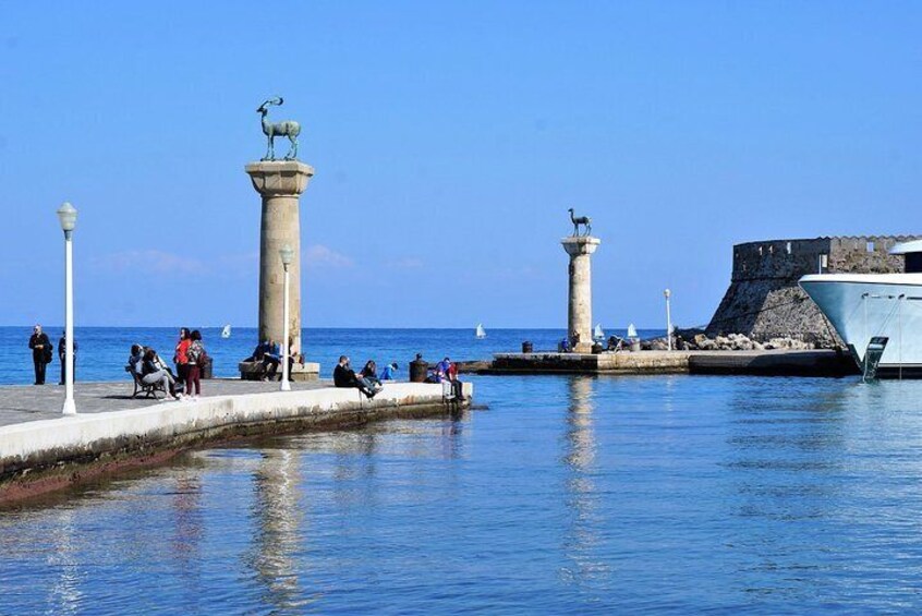 Mandraki Port