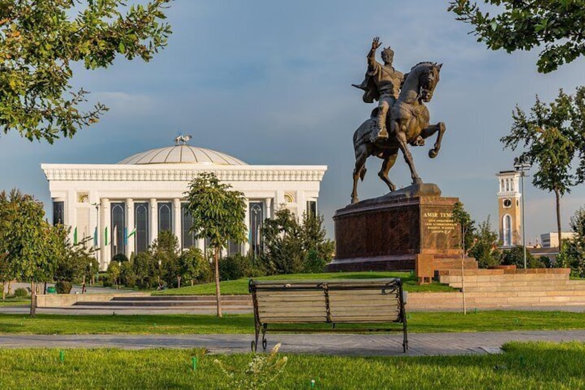 Amir Temur Square